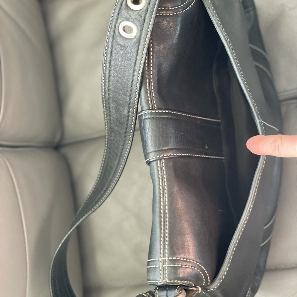 Authentic Coach Purse: black leather - Picture 3 of 5